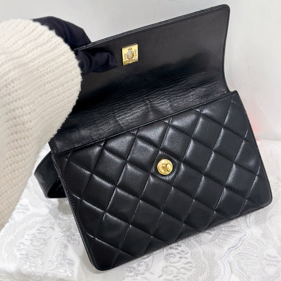 Chanel vintage CC logo shoulder bag