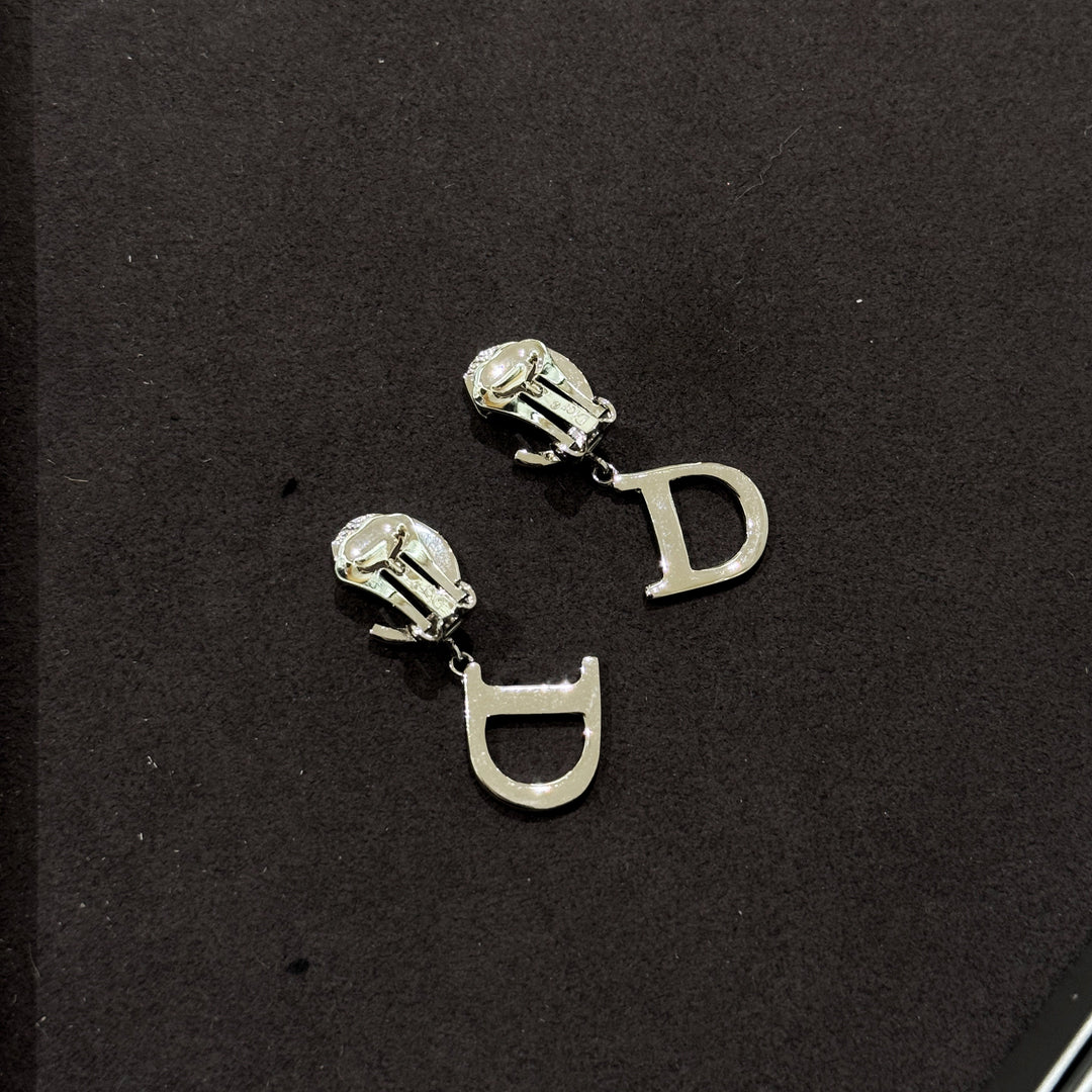 Dior Vintage Ear clip