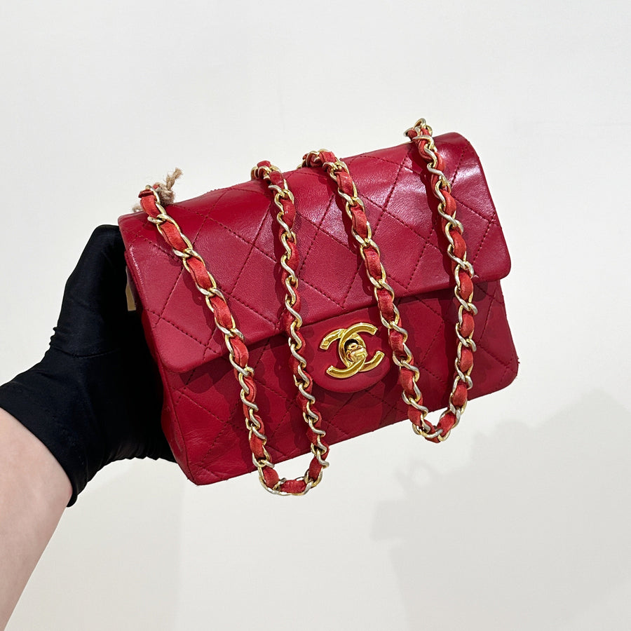 Chanel vintage mini class flap 18cm