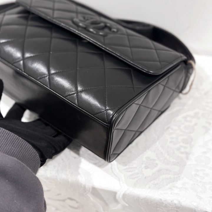 Chanel vintage so black shoulder bag