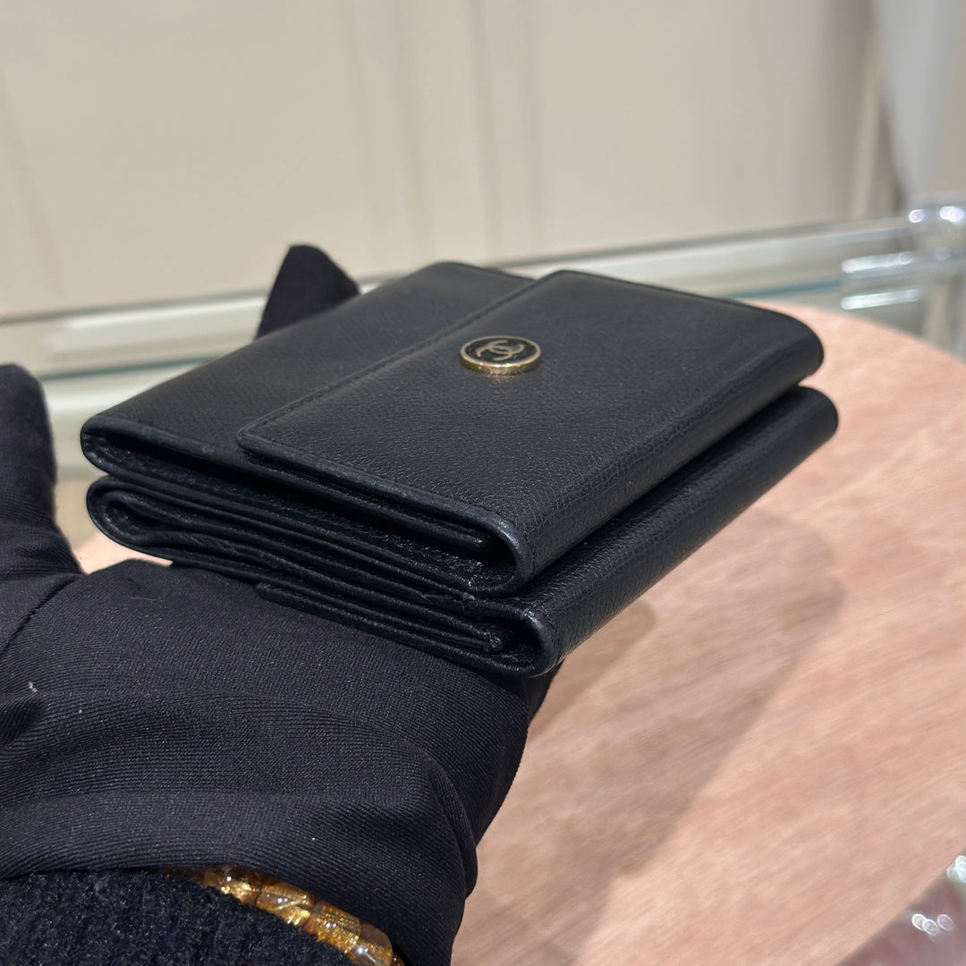 Chanel vintage caviar wallet
