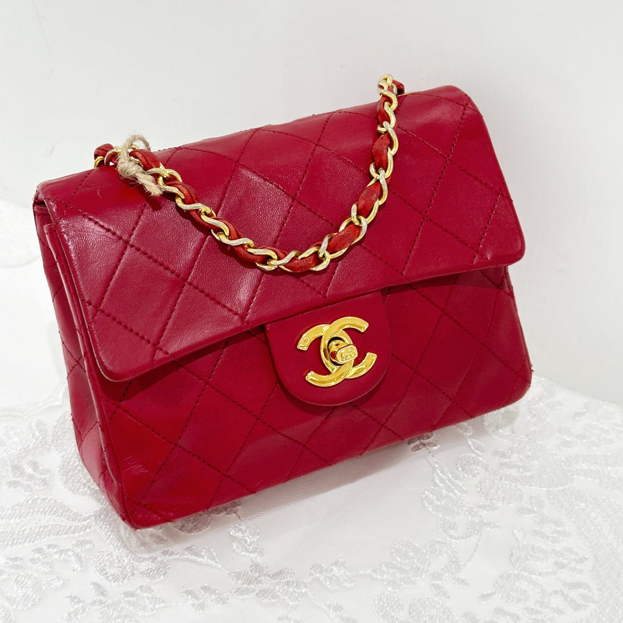 Chanel vintage mini class flap 18cm