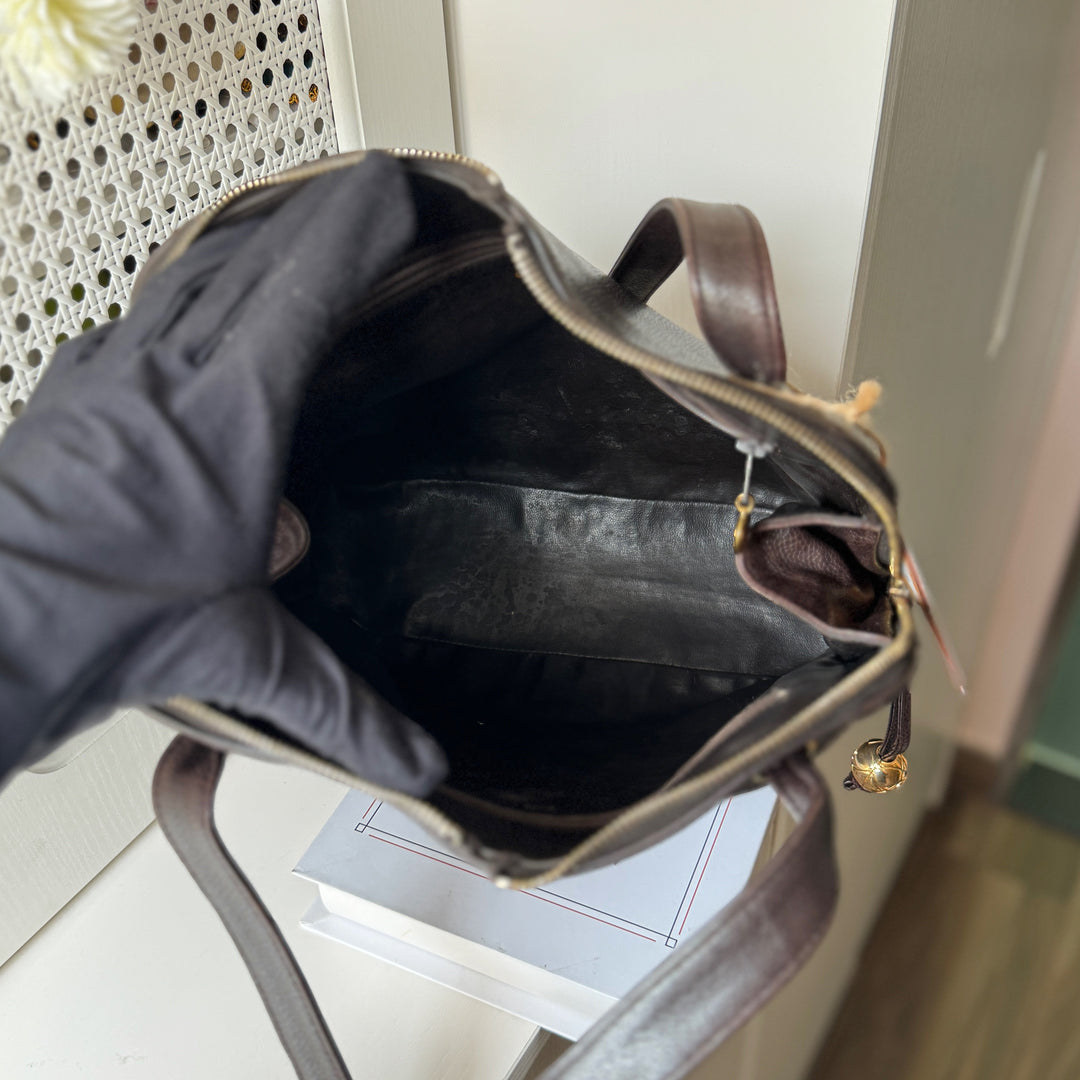 Chanel vintage caviar CC shoulder bag（brown）