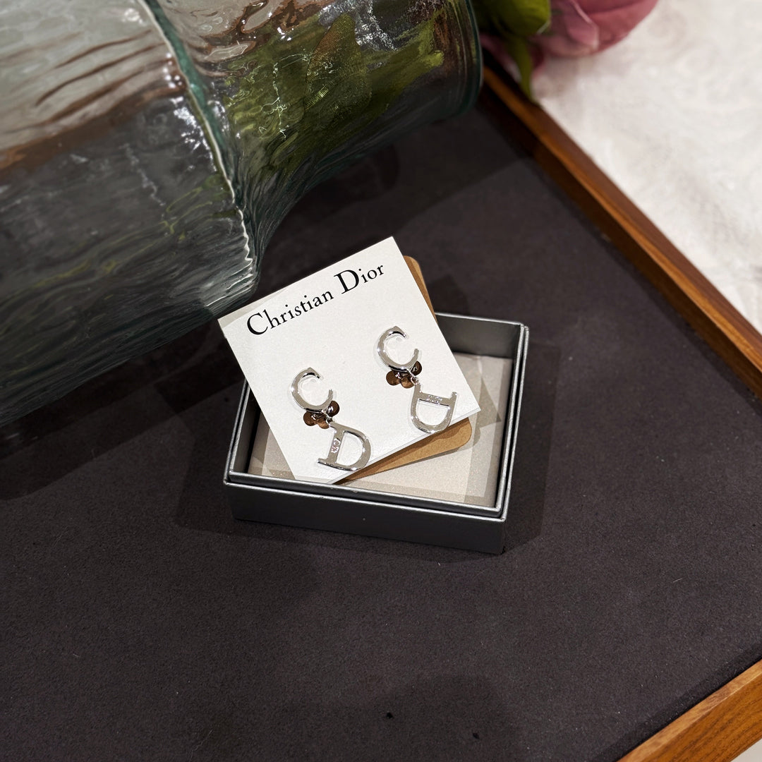 Dior Vintage Ear clip