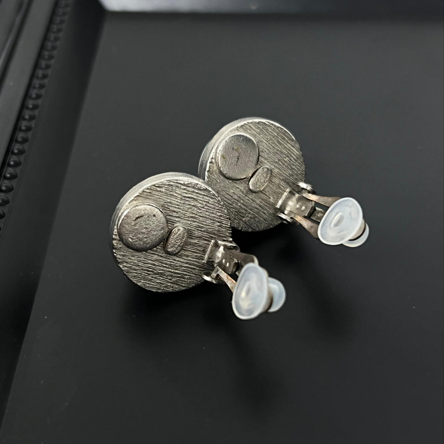 Chanel vintage ear clip