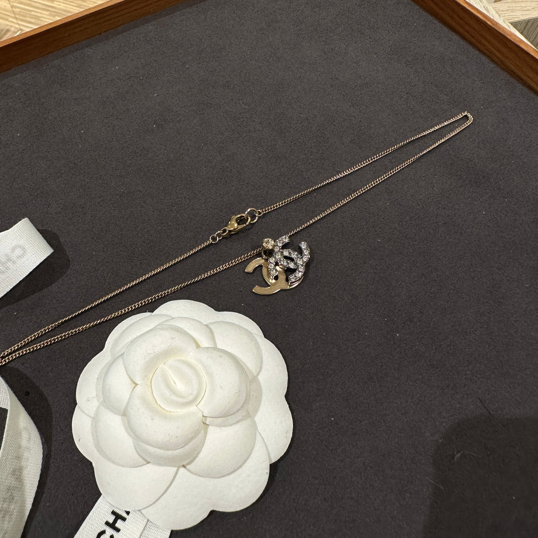 Chanel vintage double CC necklace