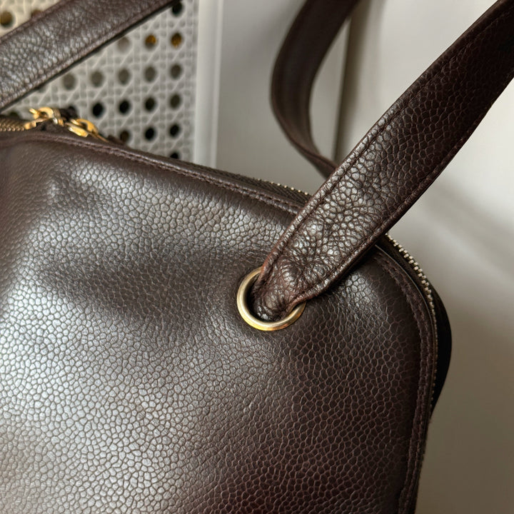 Chanel vintage caviar CC shoulder bag（brown）