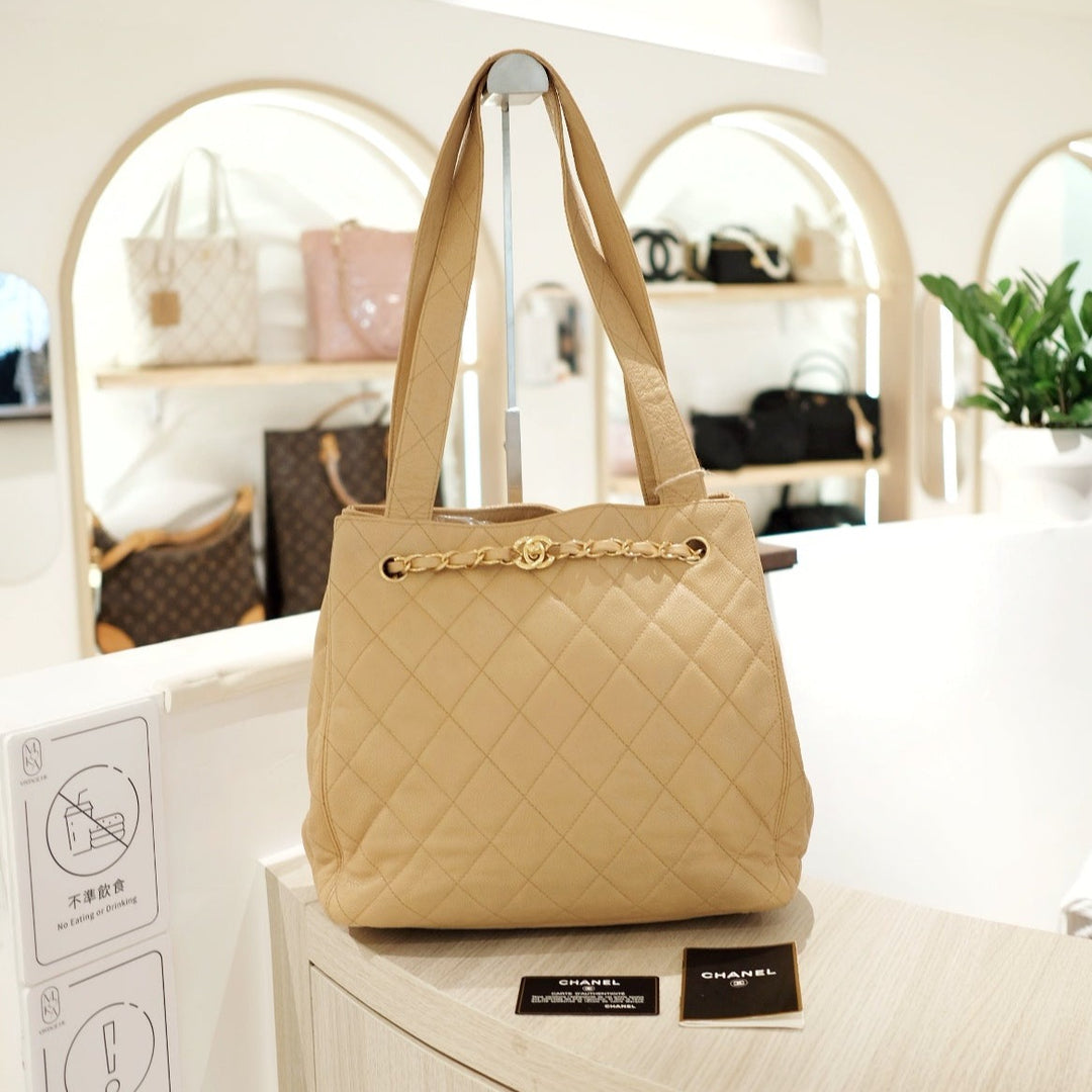 Chanel vintage cowhide tote bag
