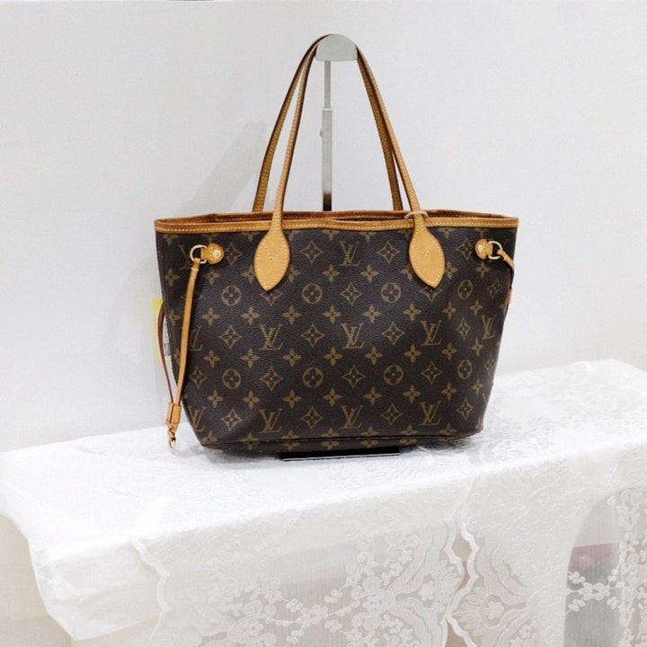 Louis Vuitton Neverfull PM