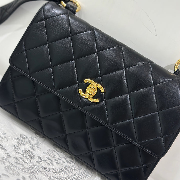 Chanel vintage CC logo shoulder bag