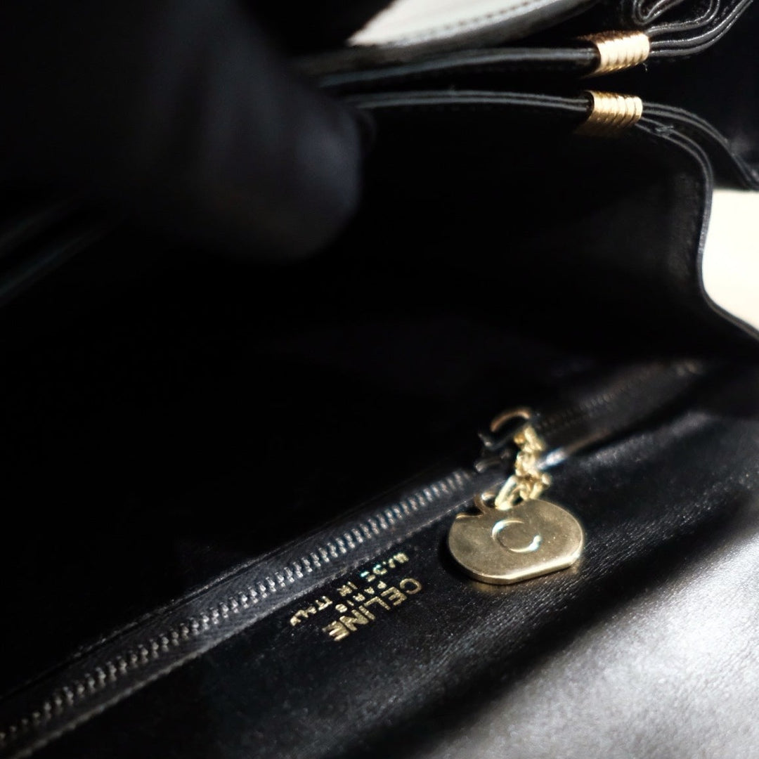 Celine vintage medium triomphe box bag