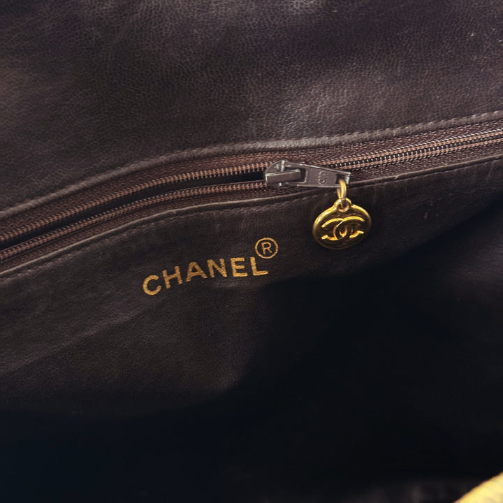 Chanel vintage caviar CC shoulder bag（brown）