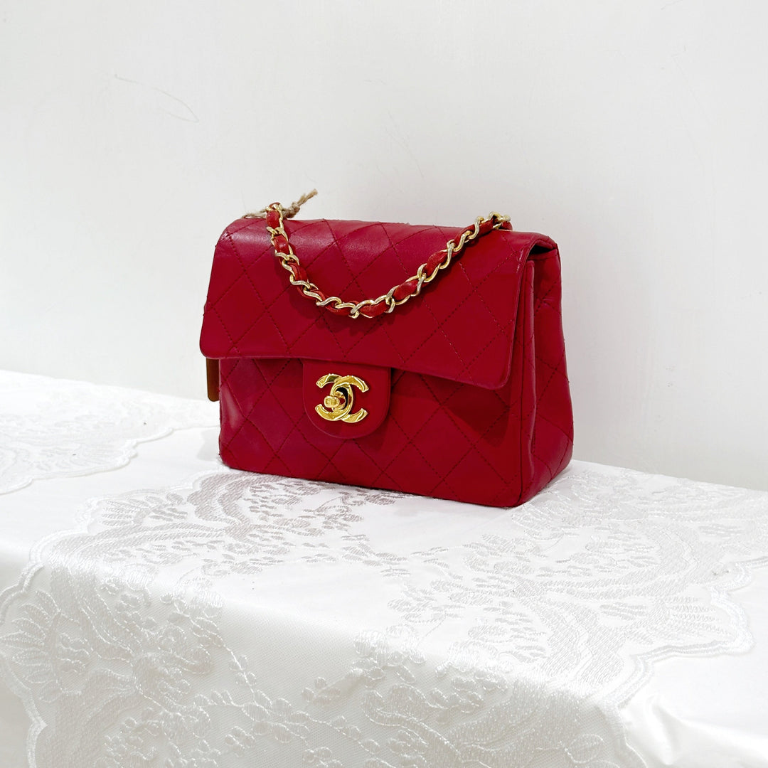Chanel vintage mini class flap 18cm