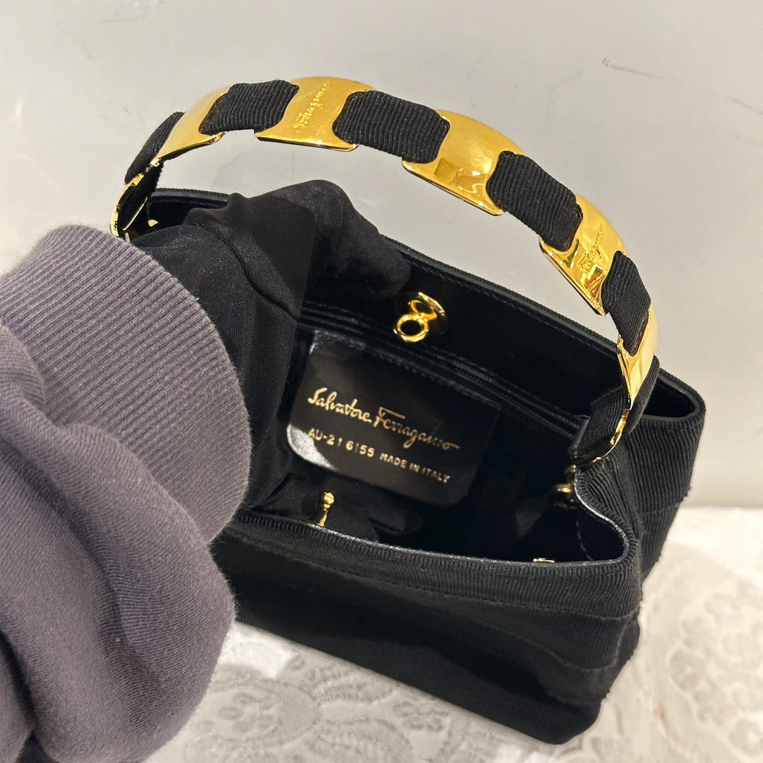 Ferragamo vintage logo handle Canvas 2way bag(black)
