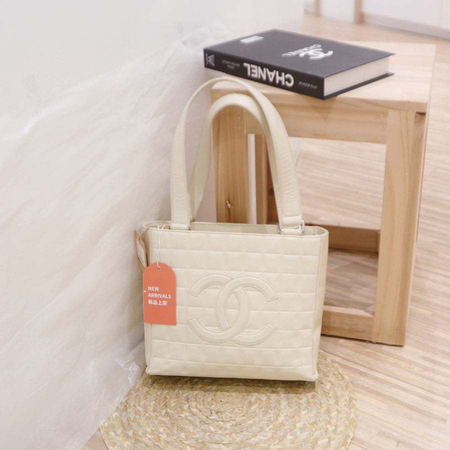 Chanel vintage tote bag