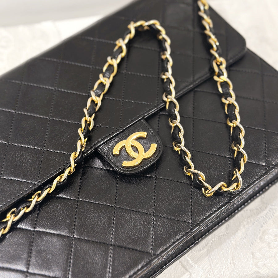 Chanel vintage woc flap chain bag black