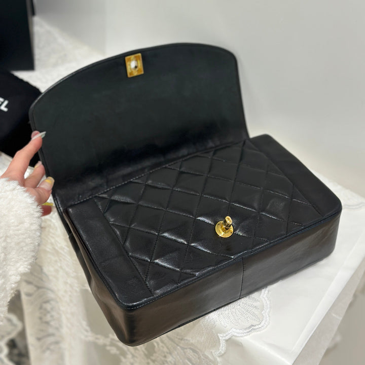 Chanel vintage diana 25cm