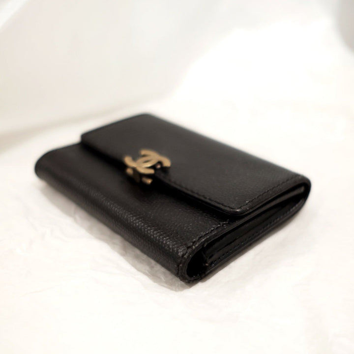 Chanel vintage cowhide flap wallet