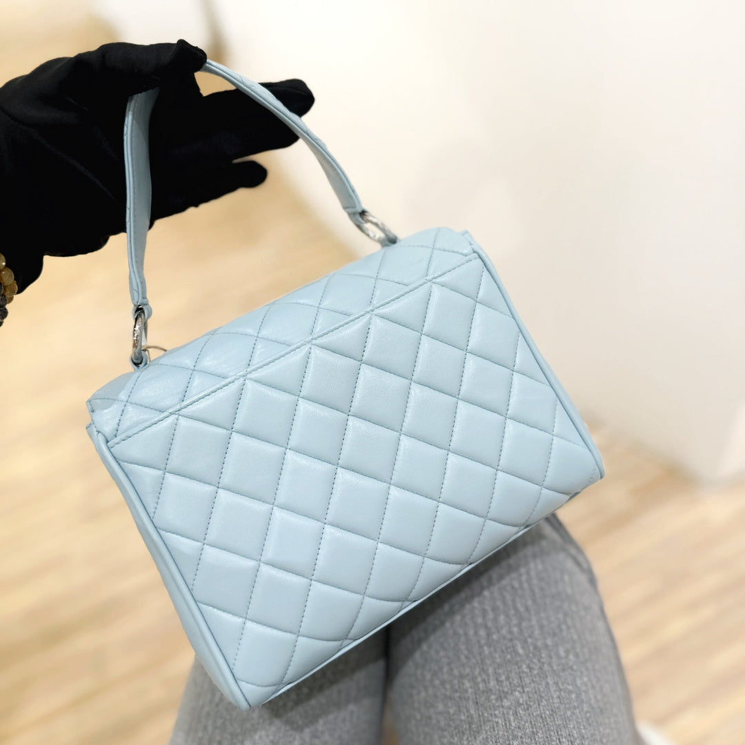 Chanel vintage kelly handbag(baby blue)