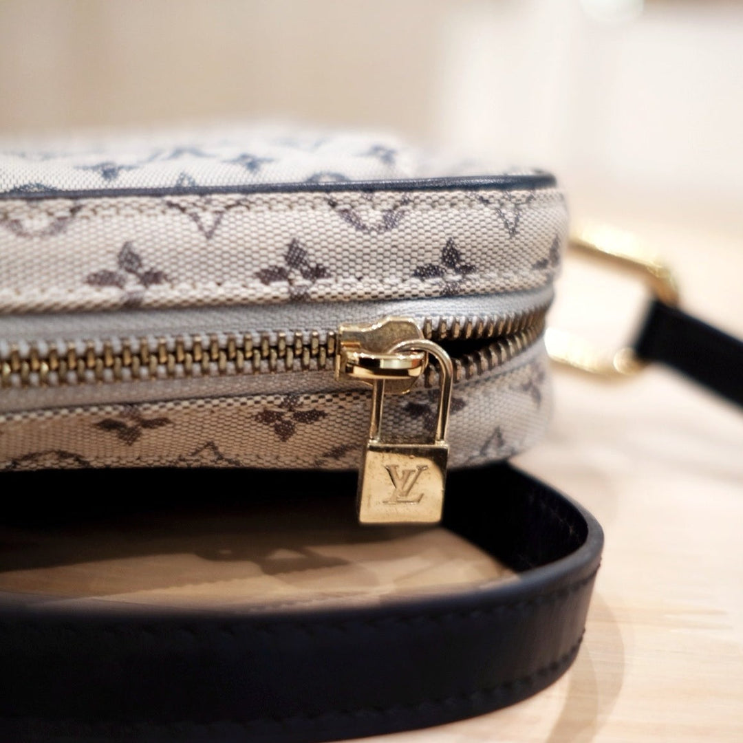 Lv vintage juliette shoulder bag