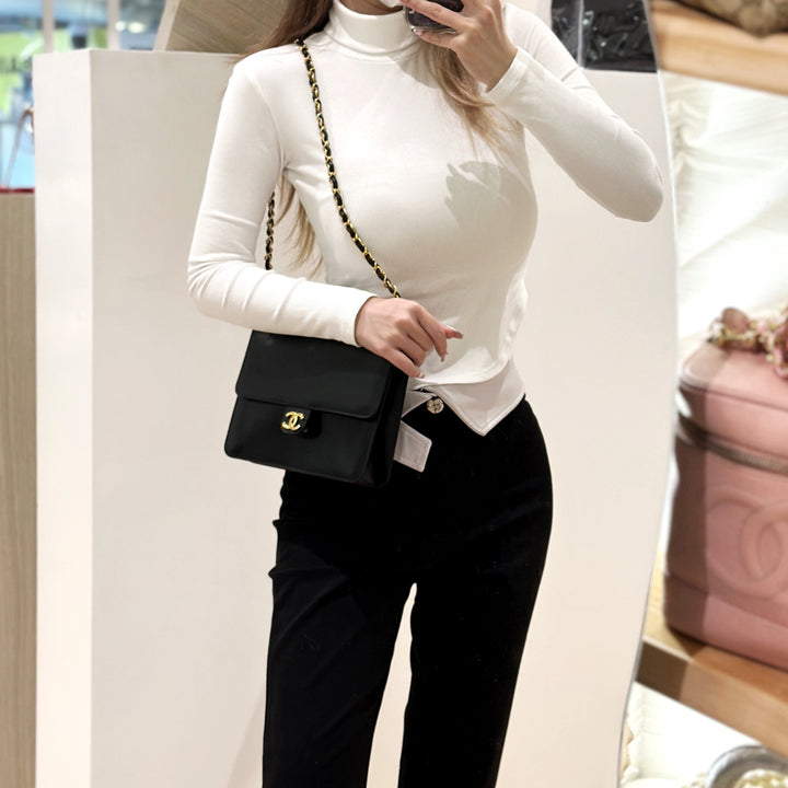 Chanel vintage box chain bag