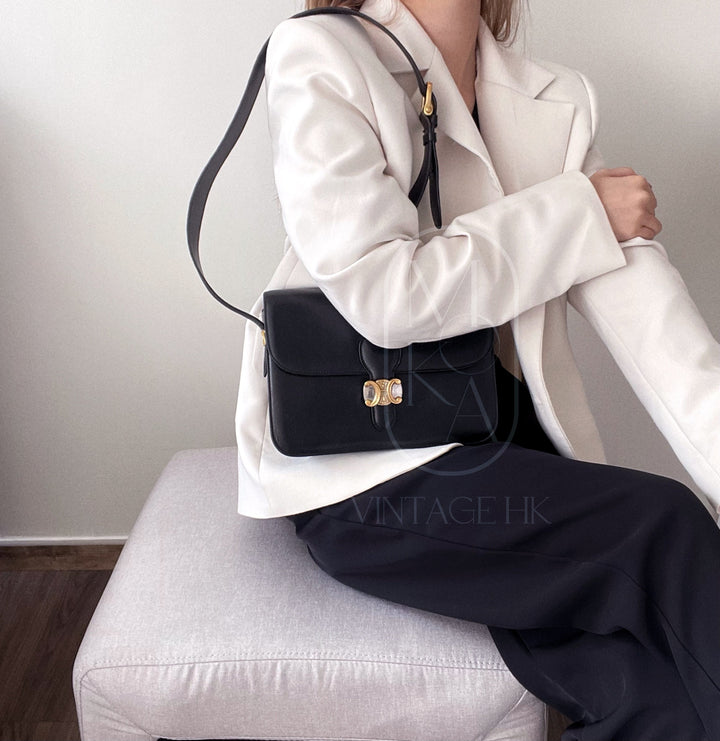 Celine vintage medium triomphe box bag