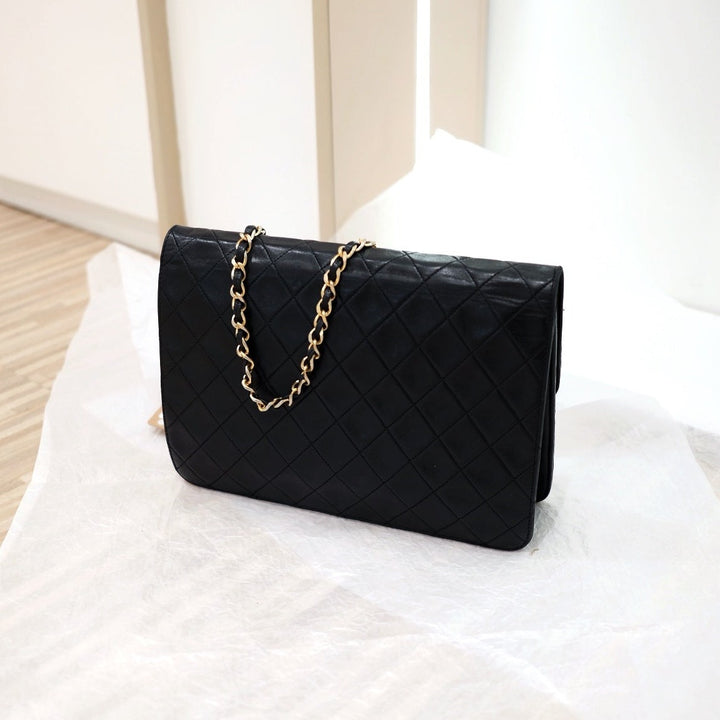 Chanel vintage woc flap chain bag