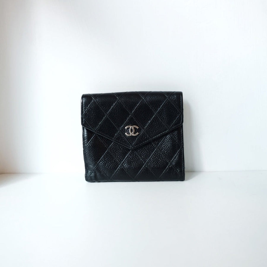 Chanel caviar wallet