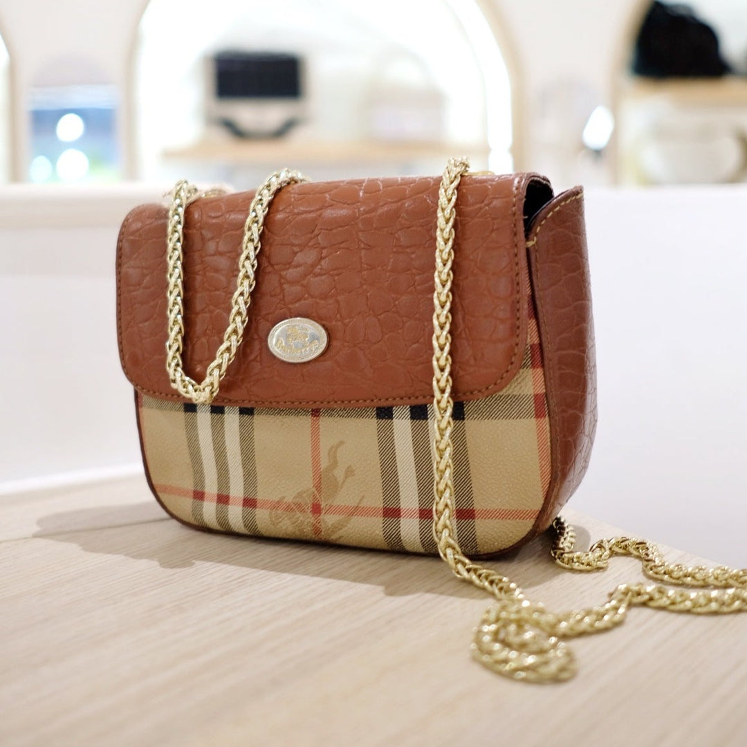 Burberry vintage check tartan bag +chain