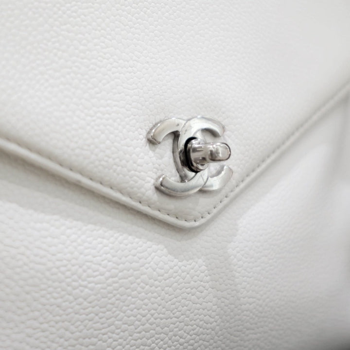 Chanel vintage caviar kelly
