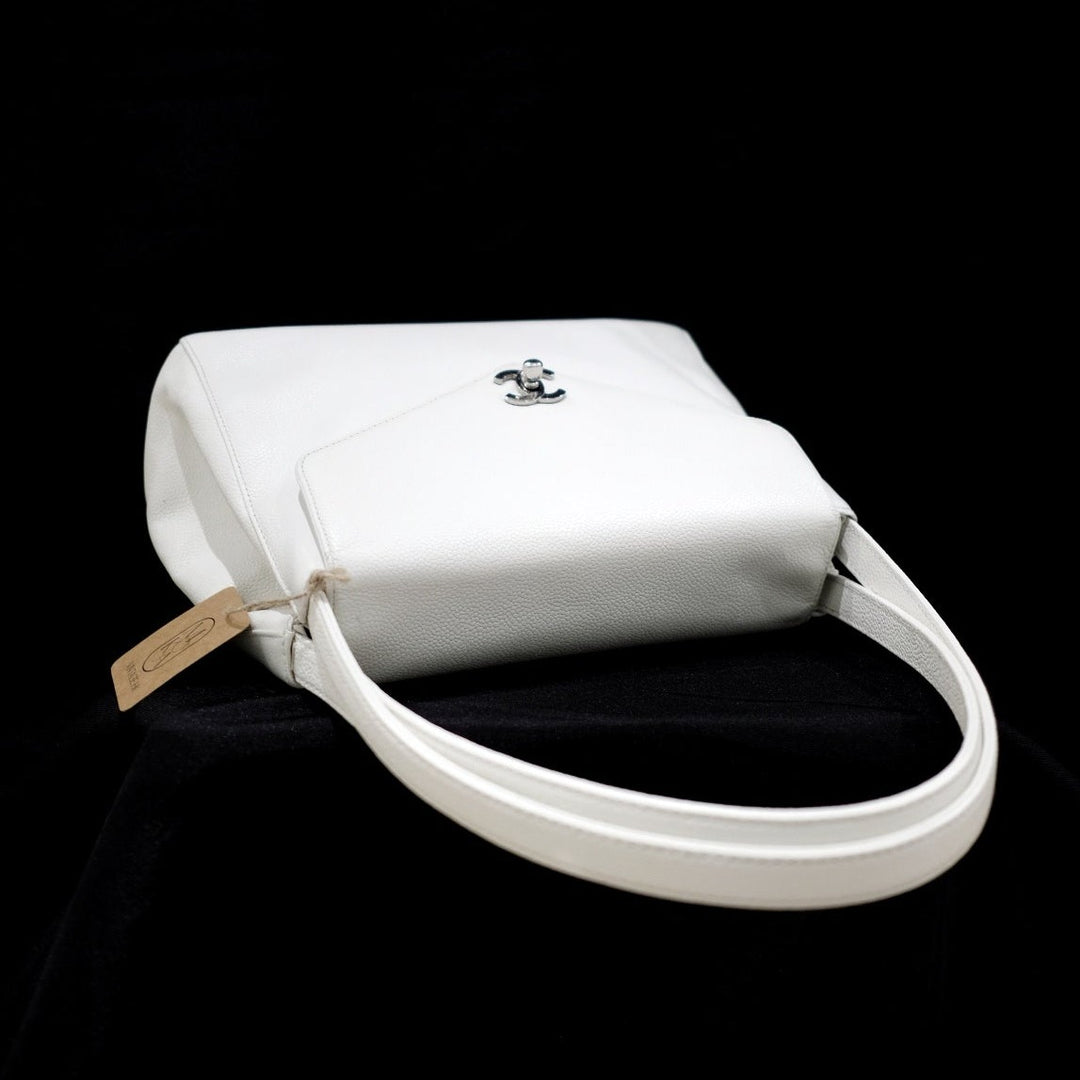 Chanel vintage caviar kelly