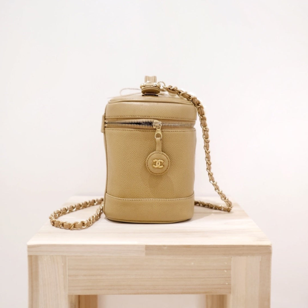 Chanel vintage beige coco caviar wash bag