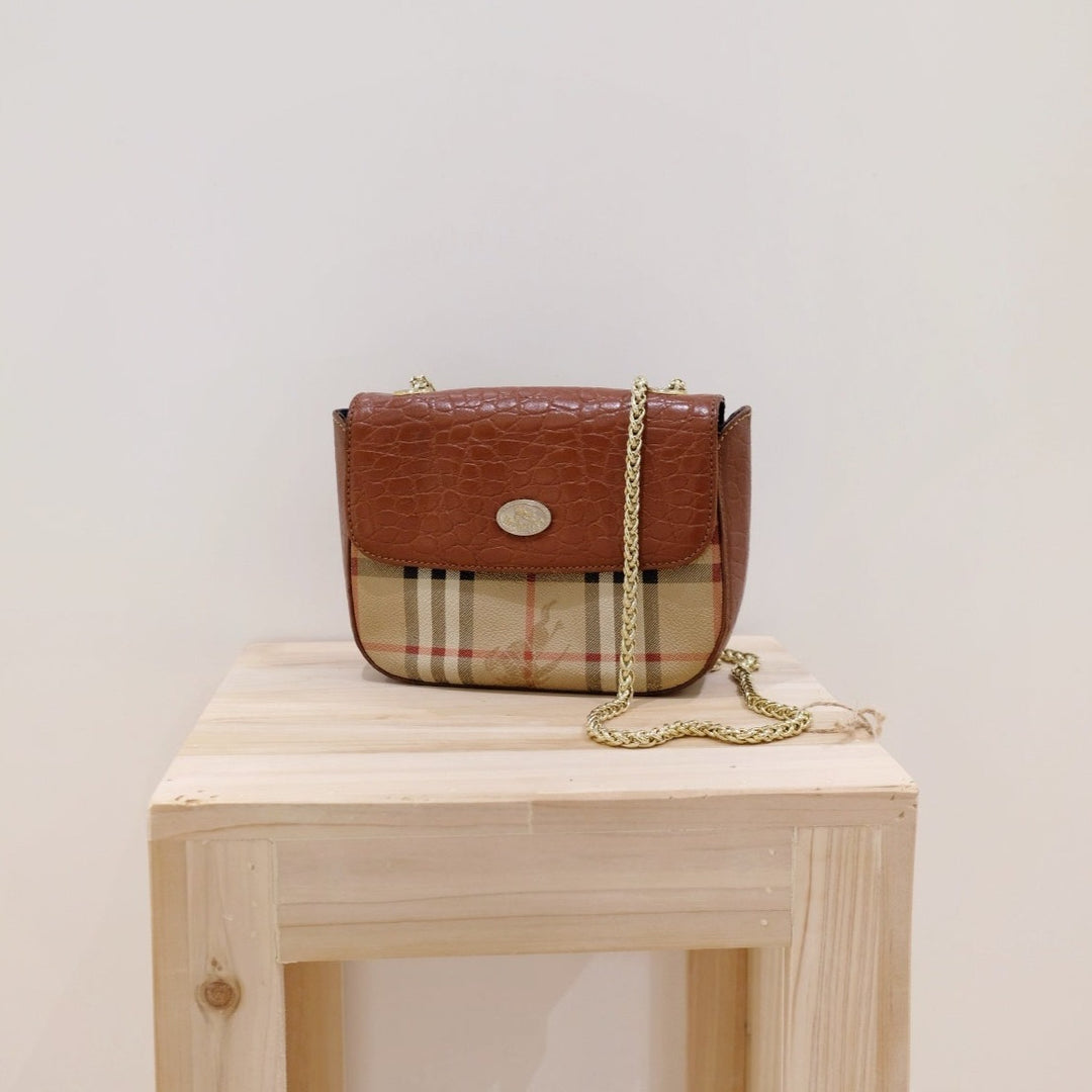 Burberry vintage check tartan bag +chain