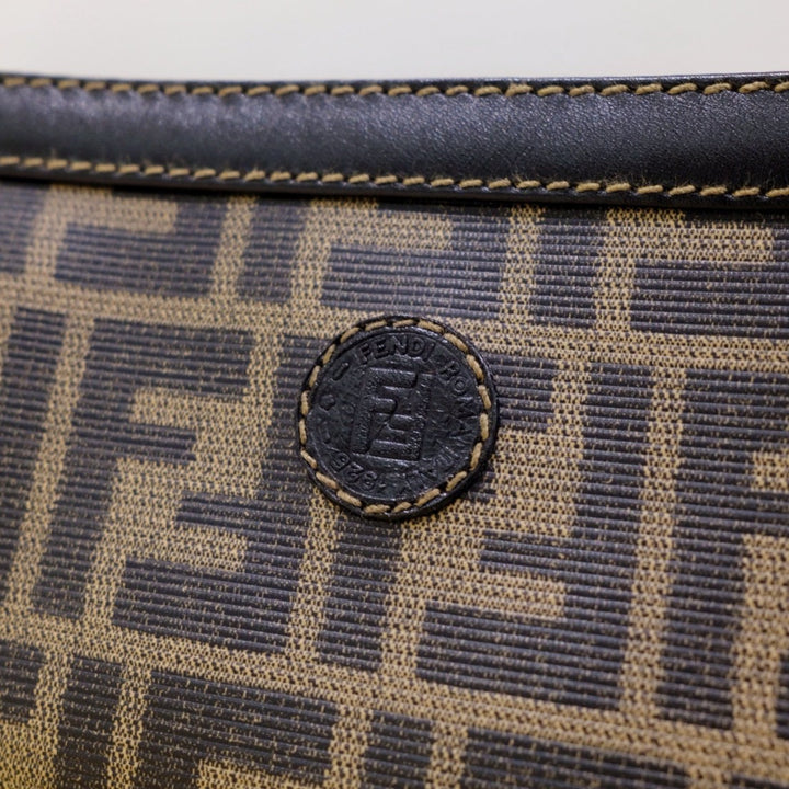 Fendi pouch +chain