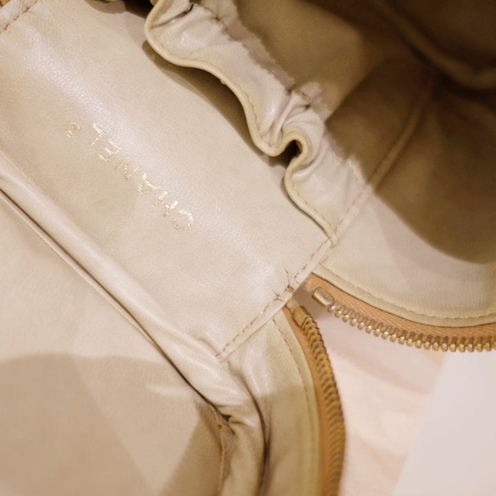 Chanel vintage beige coco caviar wash bag