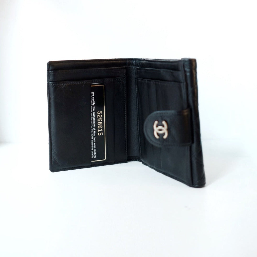 Chanel caviar wallet
