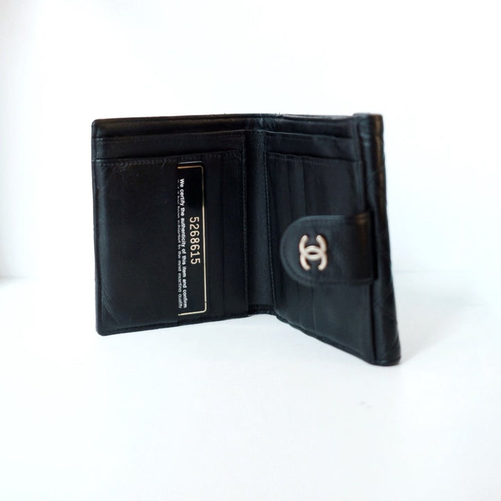 Chanel caviar wallet
