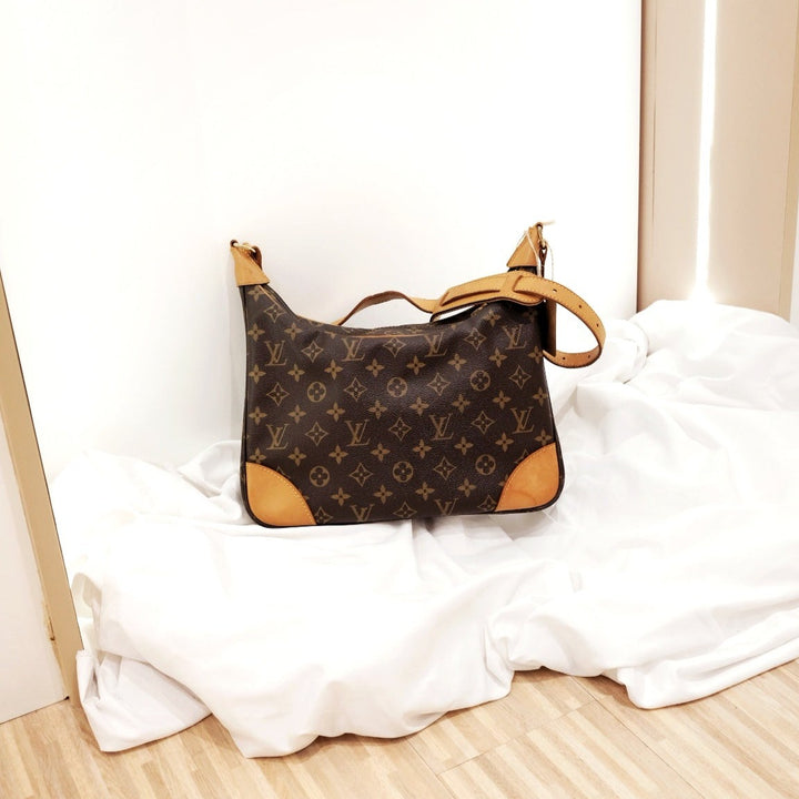 Lv monogram boulogne
