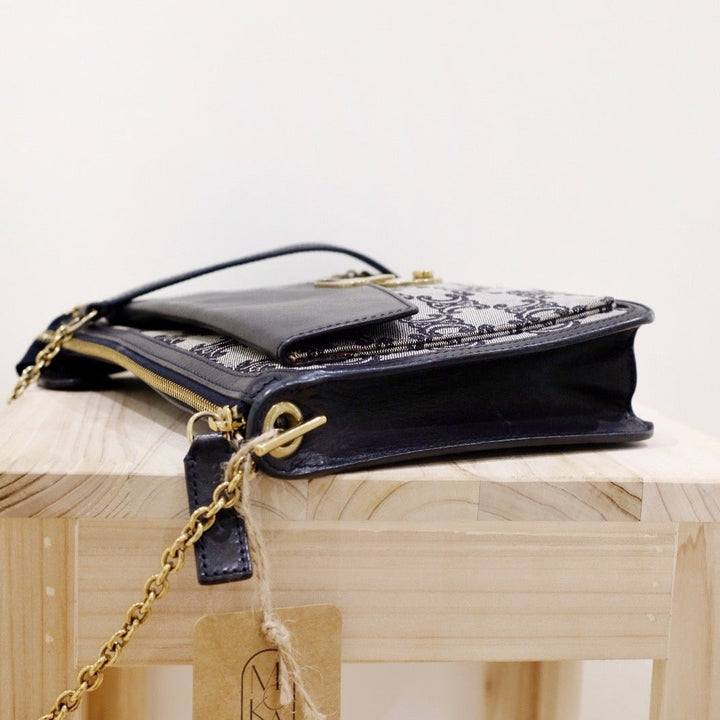 Celine Triomphe Chain Bag（navy）