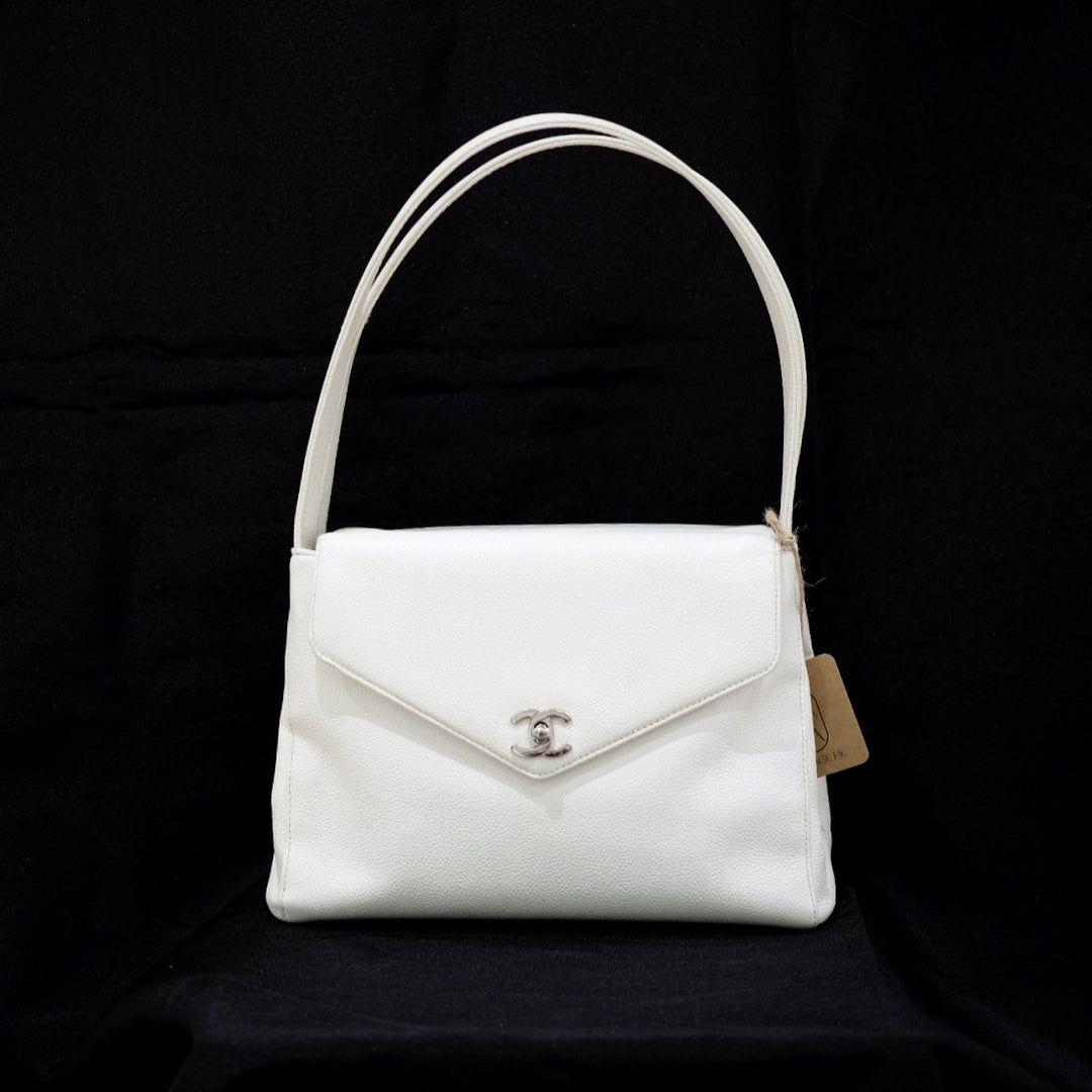 Chanel vintage caviar kelly