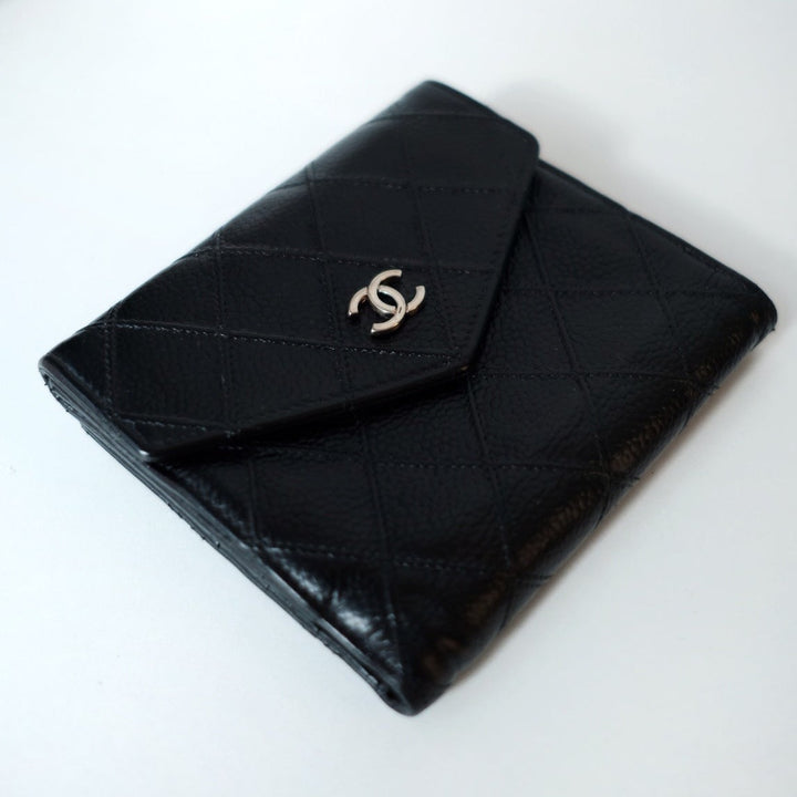 Chanel caviar wallet