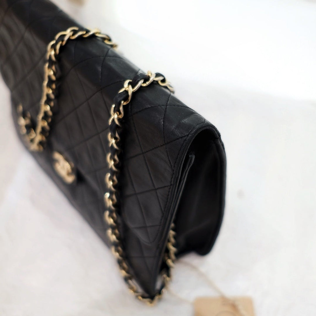 Chanel vintage woc flap chain bag