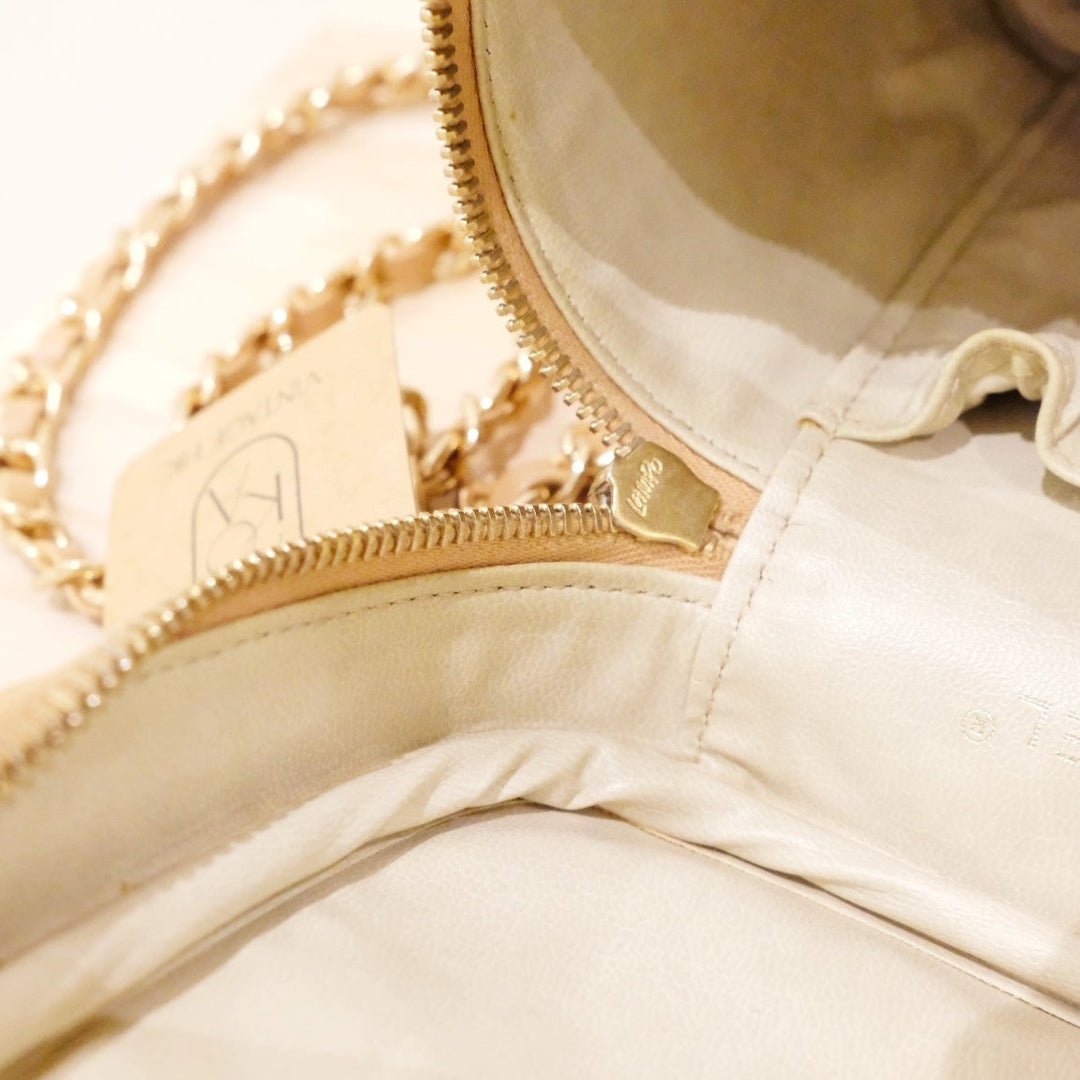 Chanel vintage beige coco caviar wash bag