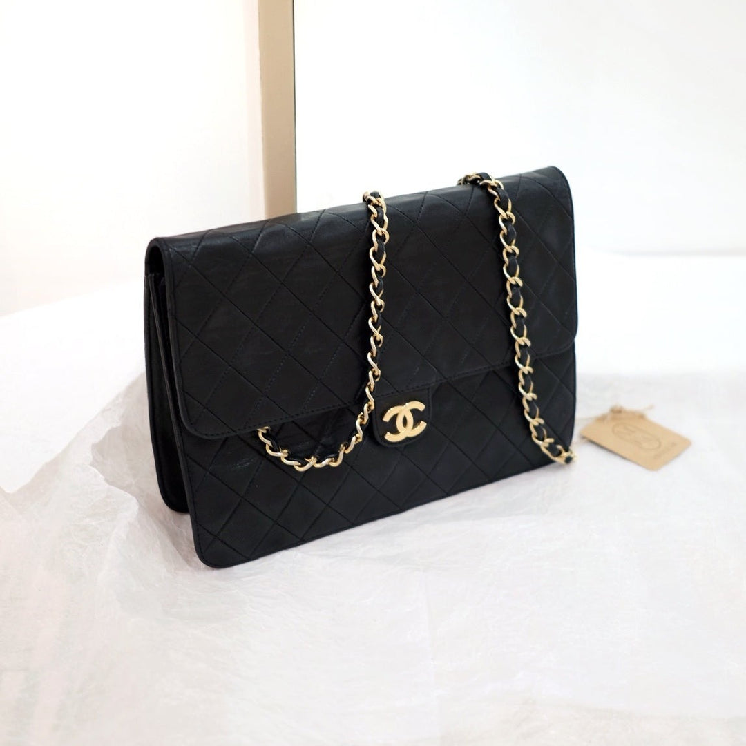 Chanel vintage woc flap chain bag