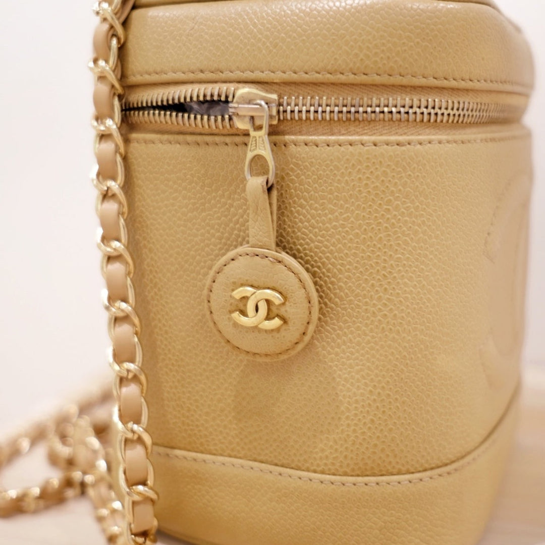 Chanel vintage beige coco caviar wash bag