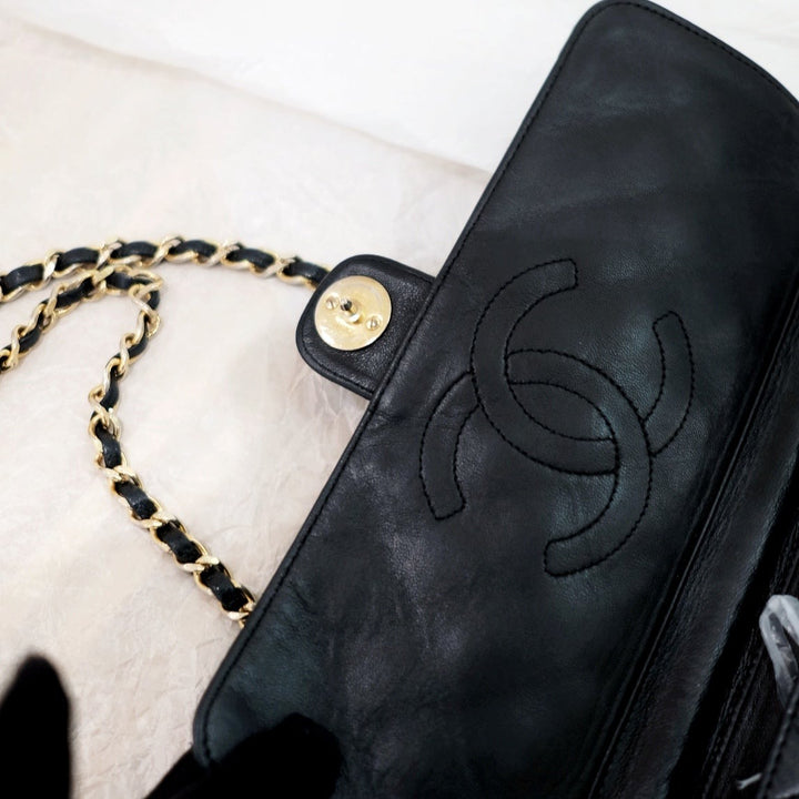 Chanel vintage woc flap chain bag