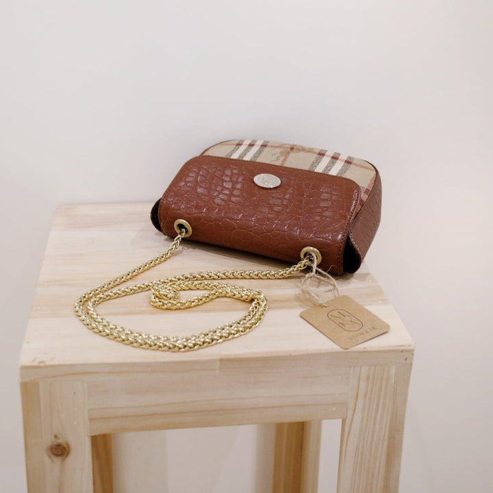 Burberry vintage check tartan bag +chain