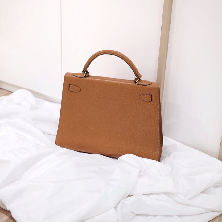 High-class kelly 32