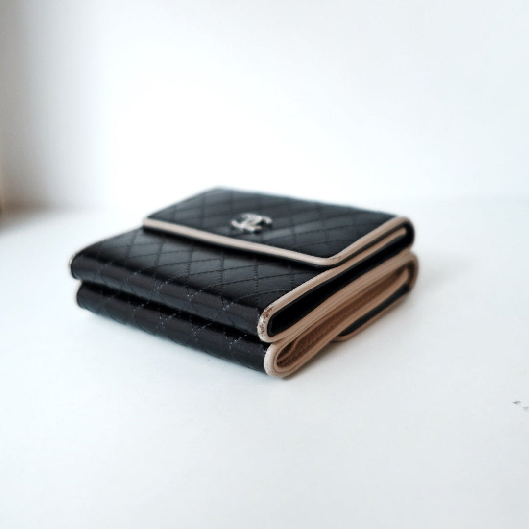 Chanel cowhide wallet