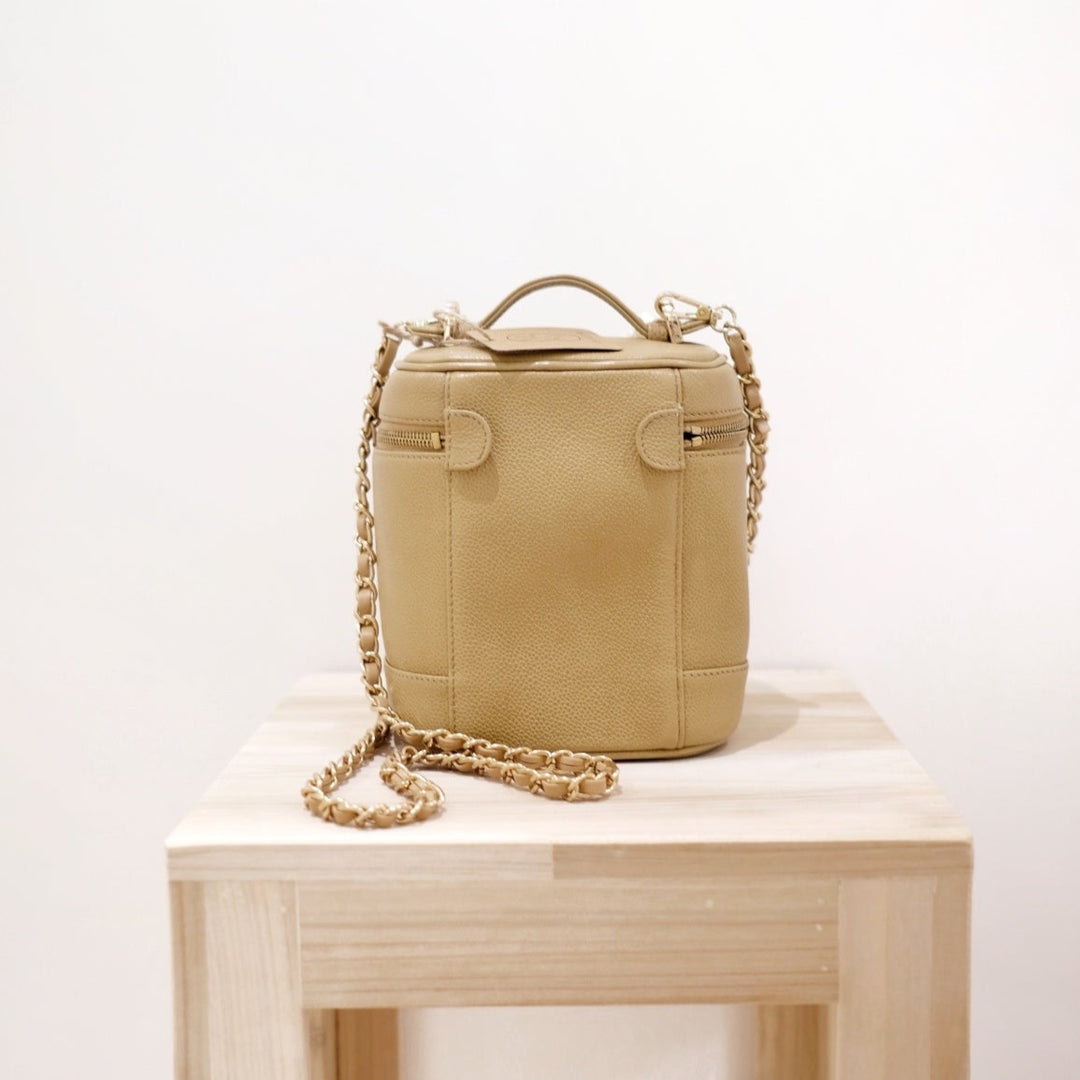 Chanel vintage beige coco caviar wash bag